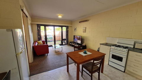Rise N Shine - Affordable 50sqm Garden Apartment - Holiday Adelaide 3