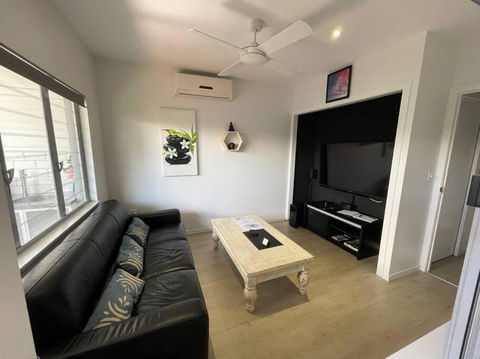 Relax At Trinity Beach Getaway, Blue Lagoon, Trinity Beach - Holiday Adelaide 2