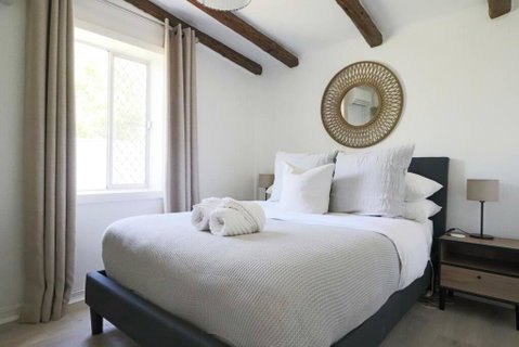 Rustic Chic 200 Metres From CBD - Holiday Adelaide 3