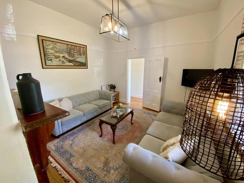 Roseland Cottage - CBD Heritage - Holiday Adelaide 2