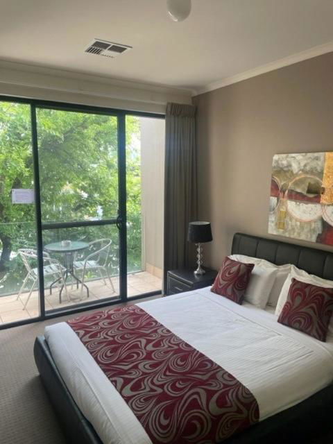 RNR Sturt Holiday Home - Holiday Adelaide 0