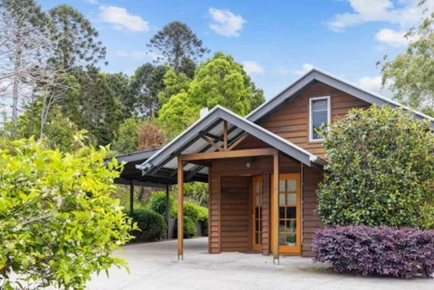 Romantic Lakeview Cottage - Holiday Adelaide 1
