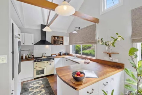 Romantic Lakeview Cottage - Holiday Adelaide 2