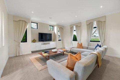 Roselawn Retreat - Pool, Incredible Views, Sleeps 8 - Holiday Adelaide 1