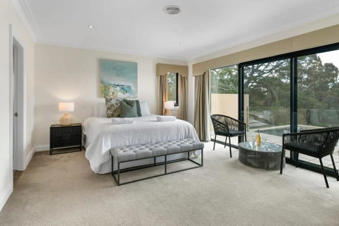 Roselawn Retreat - Pool, Incredible Views, Sleeps 8 - Holiday Adelaide 2