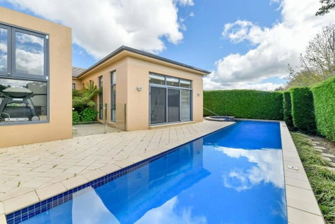 Roselawn Retreat - Pool, Incredible Views, Sleeps 8 - Holiday Adelaide 3