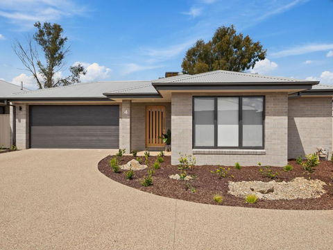 Rosella Retreat - Holiday Adelaide 0