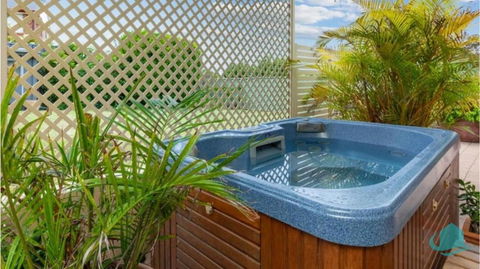 Rosies Retreat - 300m To The Sandy Shores Of Caves Beach - Holiday Adelaide 0