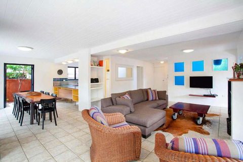 Ross Cres Spacious Private Beach House - Holiday Adelaide 2