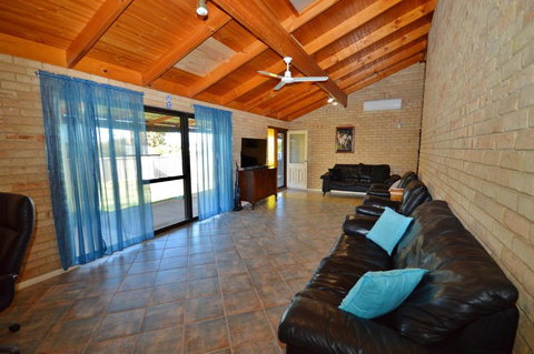 Rossys Retreat - Kalbarri WA - Holiday Adelaide 0