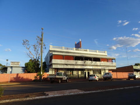 Royal Mail Hotel - Meekatharra - Holiday Adelaide 0
