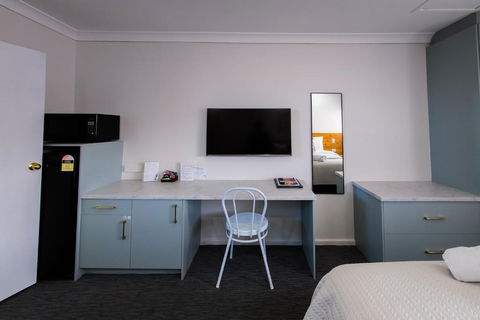 Roydons Motor Inn - Holiday Adelaide 3