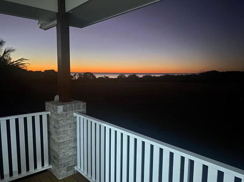 Rules Beach House QLD 4674- Opt 2 - 3BDR Unit, 2BR - Holiday Adelaide 3