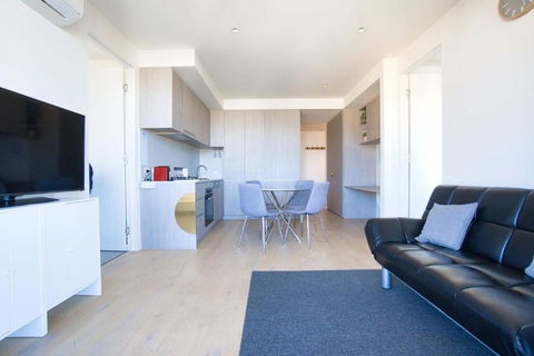 Rundle Retreat - 2BR Apartment With Stunning Views - Holiday Adelaide 3
