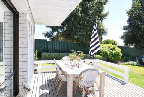 Sabi Robe WiFi 300m To Beach Dog Friendly - Holiday Adelaide 3