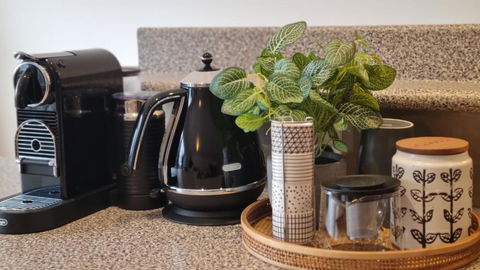 Sabi Robe WiFi 300m To Beach Dog Friendly - Holiday Adelaide 1