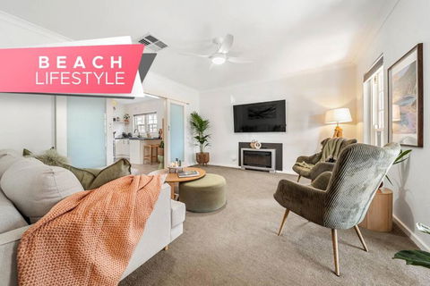 Sage By The Sea - WiFi, BBQ, Beach, Art - Holiday Adelaide 0