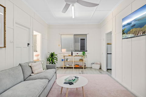 Sage Cottage! CBD Perfection! - Holiday Adelaide 0