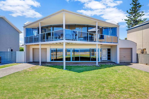 Sail Away - Aldinga Beach - C21 SouthCoast Holidays - Holiday Adelaide 1