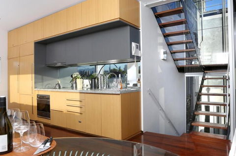 Saint George - The Townhouse - Holiday Adelaide 3