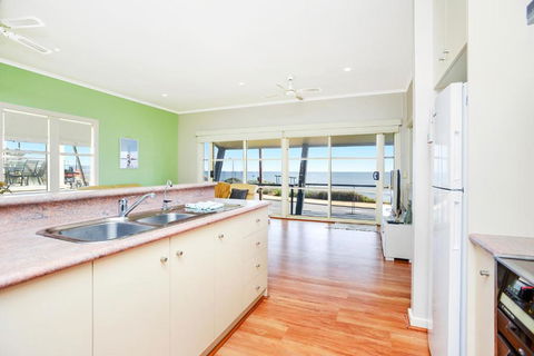 Salt - Aldinga Beach - C21 SouthCoast Holidays - Holiday Adelaide 3