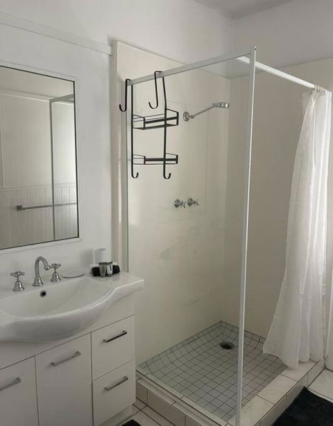 Salt Apartment - Holiday Adelaide 2