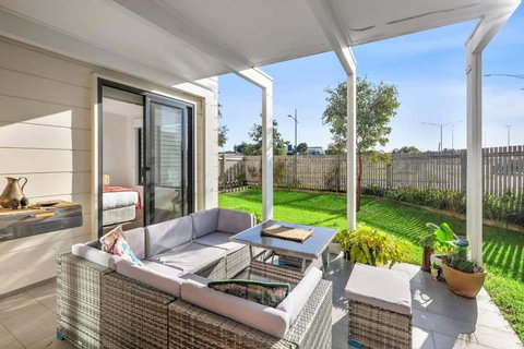 Saltbush By The Park - Holiday Adelaide 2