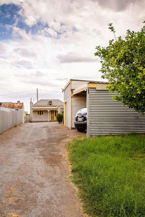 SaltBush Cottage - Holiday Adelaide 0