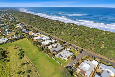 SALTWATER HOUSE - Opposite The Beach And Views Over The Lake! - Holiday Adelaide 0