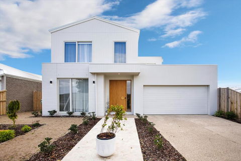 Saltwater Lux, 4 Bdrm, 3 Bath, Golf, Weddings, Beaches, Adventure Park - Holiday Adelaide 2