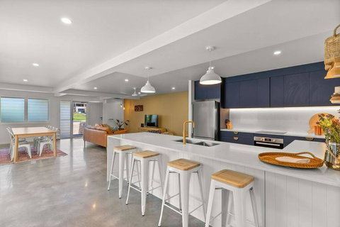 Salty Crab Bungalow - Holiday Adelaide 0