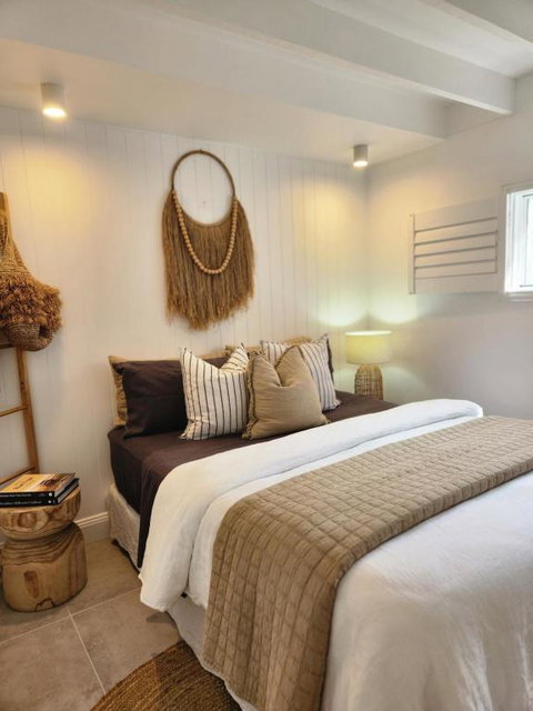 SALTY PALMS -Seaside Studio Apartment - Holiday Adelaide 1