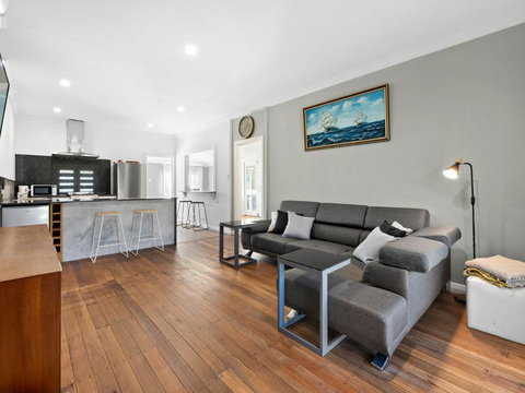 Salty Sea Cottage - Holiday Adelaide 2