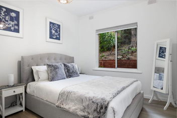 Sammy\'s Seaside Hideaway In Henley Beach with Holiday Adelaide