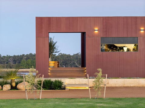 Samphire Chalet Tuart - Holiday Adelaide 0