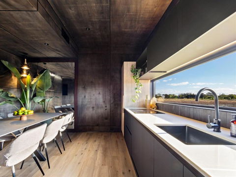 Samphire Chalet Tuart - Holiday Adelaide 2