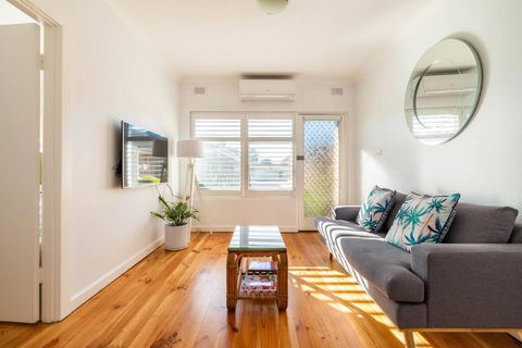 Sams Henley Beach Garden Unit - Holiday Adelaide 0