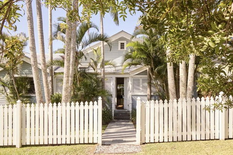 Sanctuary Spaces - Kia Ora Byron - Holiday Adelaide 1