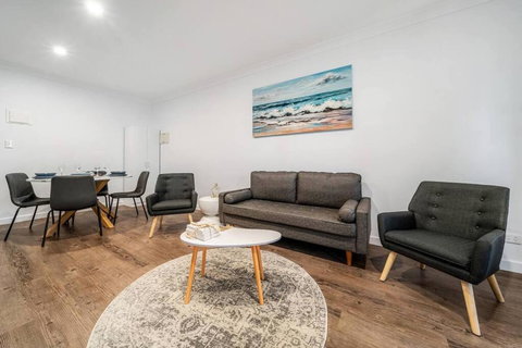 Sand And Serenity - Holiday Adelaide 1