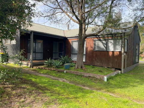 Sanders Beach House - Holiday Adelaide 0