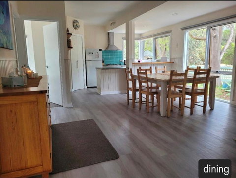 Sanders Beach House - Holiday Adelaide 3