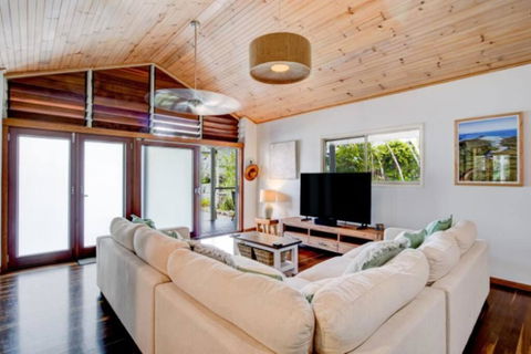 Sandalwood - Holiday Adelaide 0