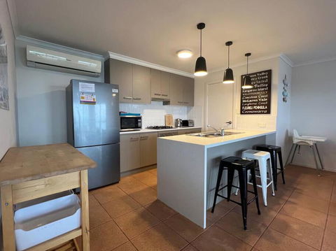 Sandcastle - A Esplanade Place, Stunning Views - Holiday Adelaide 0