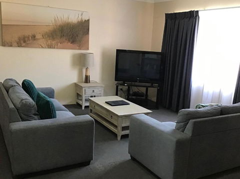 Sandcastles Holiday Apartments - Holiday Adelaide 3