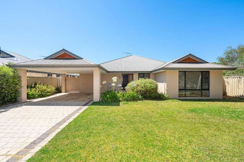 Sandpiper House - Family & Pet Friendly - Holiday Adelaide 0