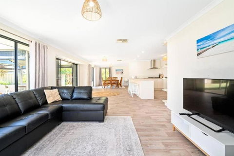 Sandpiper House - Family & Pet Friendly - Holiday Adelaide 2