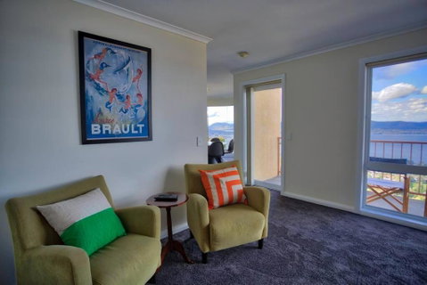 Sandy Bay Townhouse - Holiday Adelaide 1