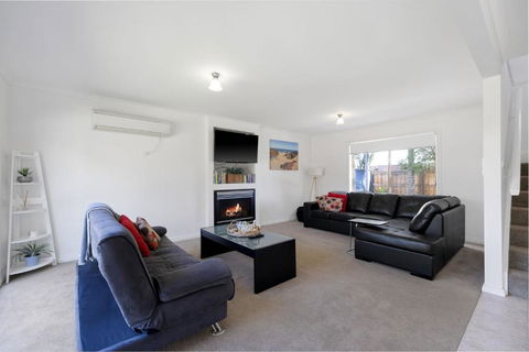 Sandy Beach House Cowes - Holiday Adelaide 2