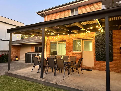 Sandy Beach House Cowes - Holiday Adelaide 0