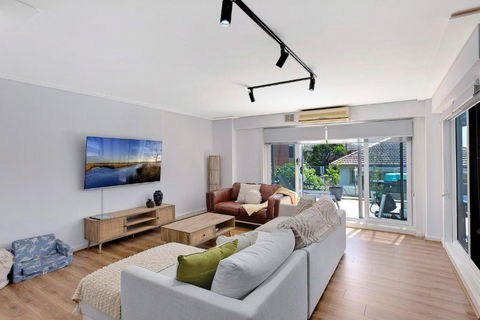 Sandy Cove Apartment The Entrance 8 - Holiday Adelaide 1